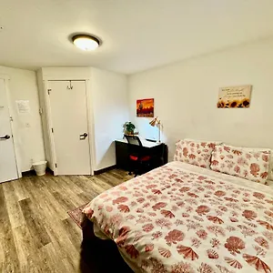 Apartment Micro 10 Minutes Walk To Of Washington, Seattle